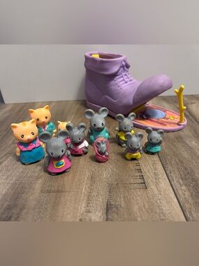 Vintage 1993 Playmates Takara Furry Families Mice and cat Family With Shoe